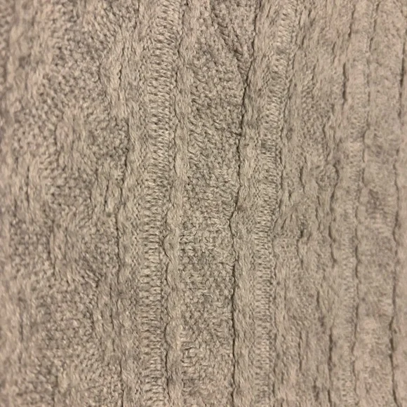 Madewell Soft Gray Knit Sleeveless Sweater, size large - Picture 4 of 10